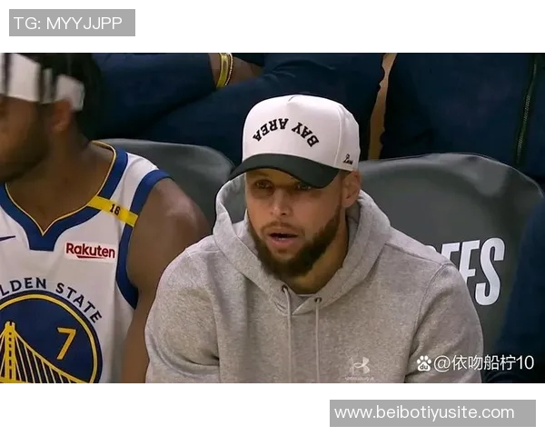 库里半场表现抢眼7投5中贡献14分2助攻三分球命中率高达60成为全队得分王