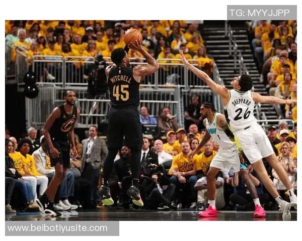 米切尔第四节狂砍24分追平詹姆斯加兰独占队史第一 米切尔第四节狂砍24分追平詹姆斯加兰独占队史第一