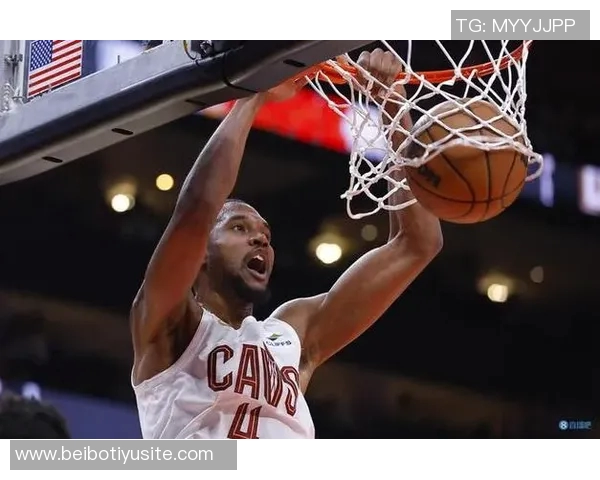 莫布里表现亮眼进攻提升18投8中三分4中8贡献22分外加8篮板3助攻3抢断